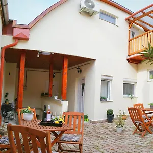  Apartman Várfal
